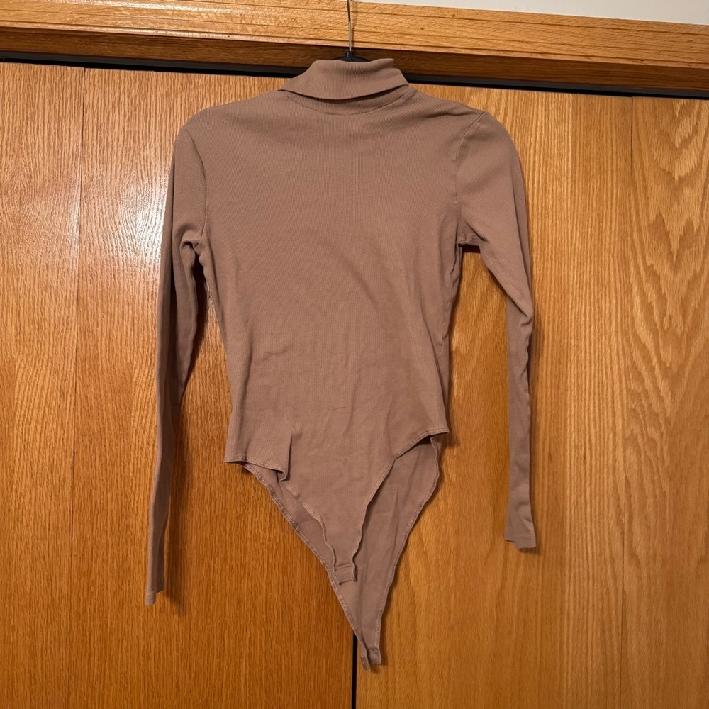 H&M Tan Turtleneck Bodysuit - Picture 2 of 3